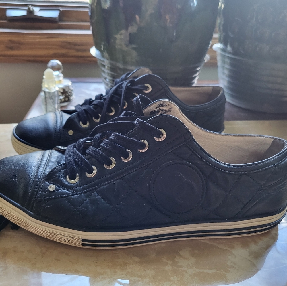 Chanel black quilted leather cc low top sneakers - Picture 4 of 8